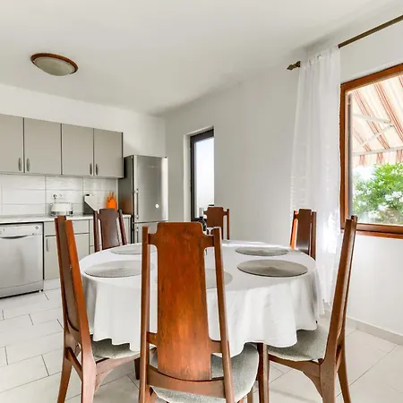 Haus Perkovic Holiday home Razanac